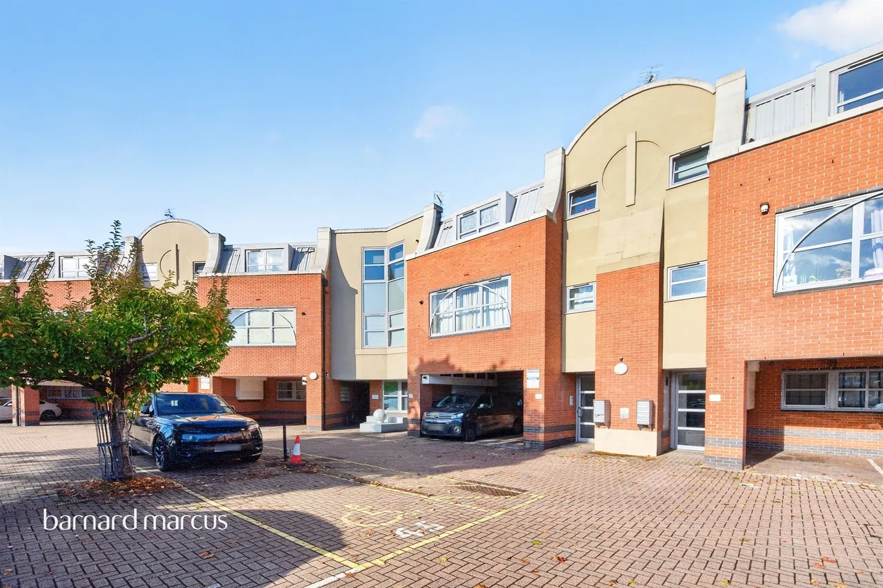 Barnsbury Lane, Surbiton, KT5, photo 9