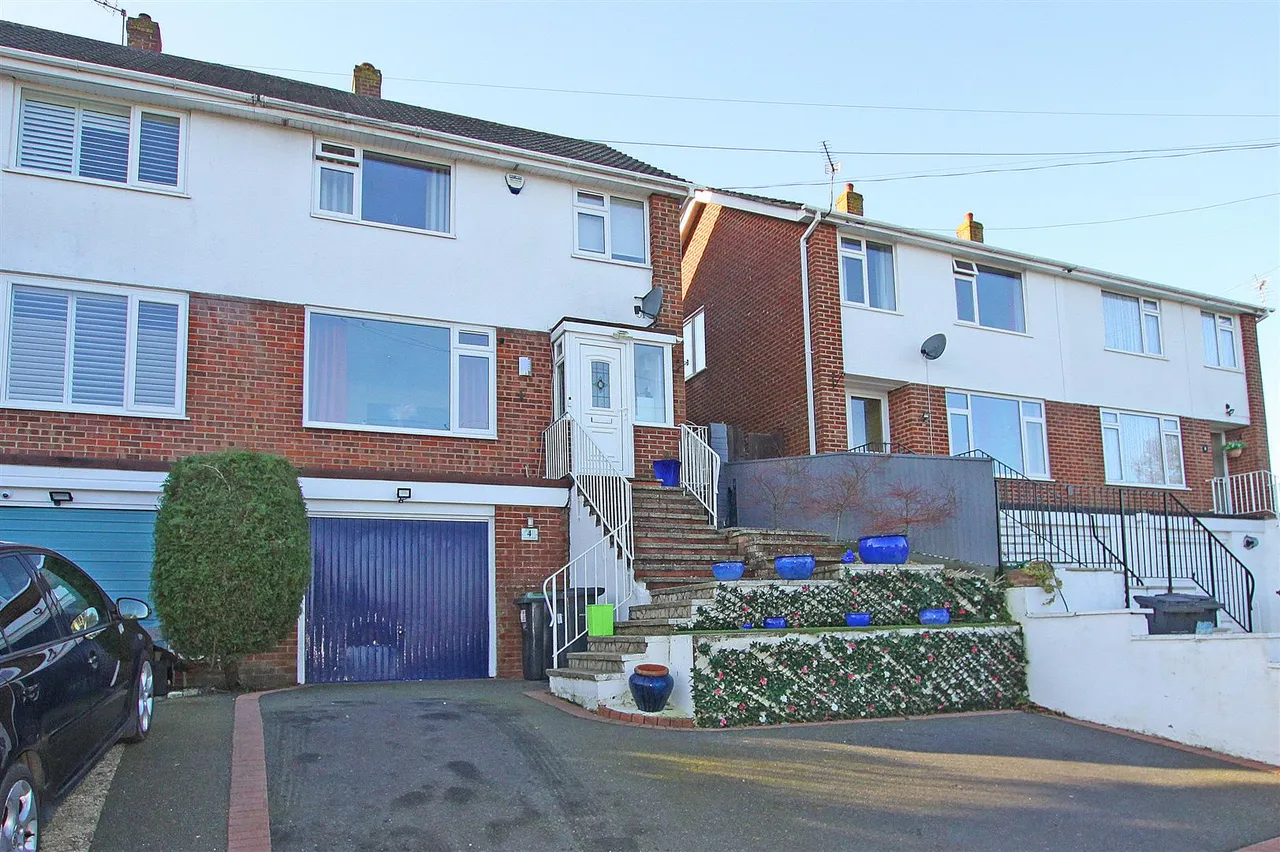 3 bed house for sale — Forest View Close, Bournemouth