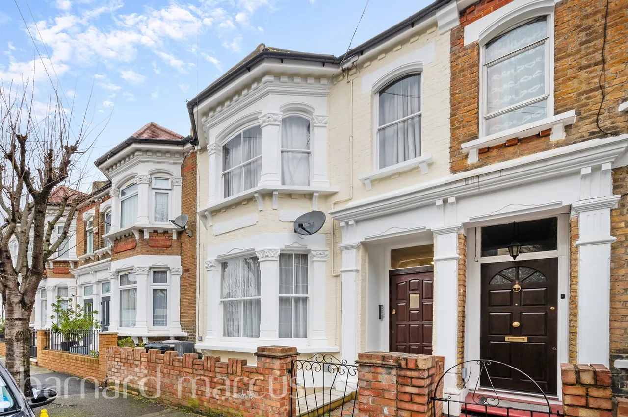 Holdernesse Road, London, photo 3