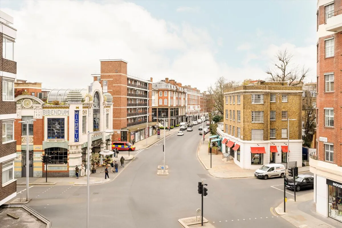 Brompton Road, London, SW3, photo 12