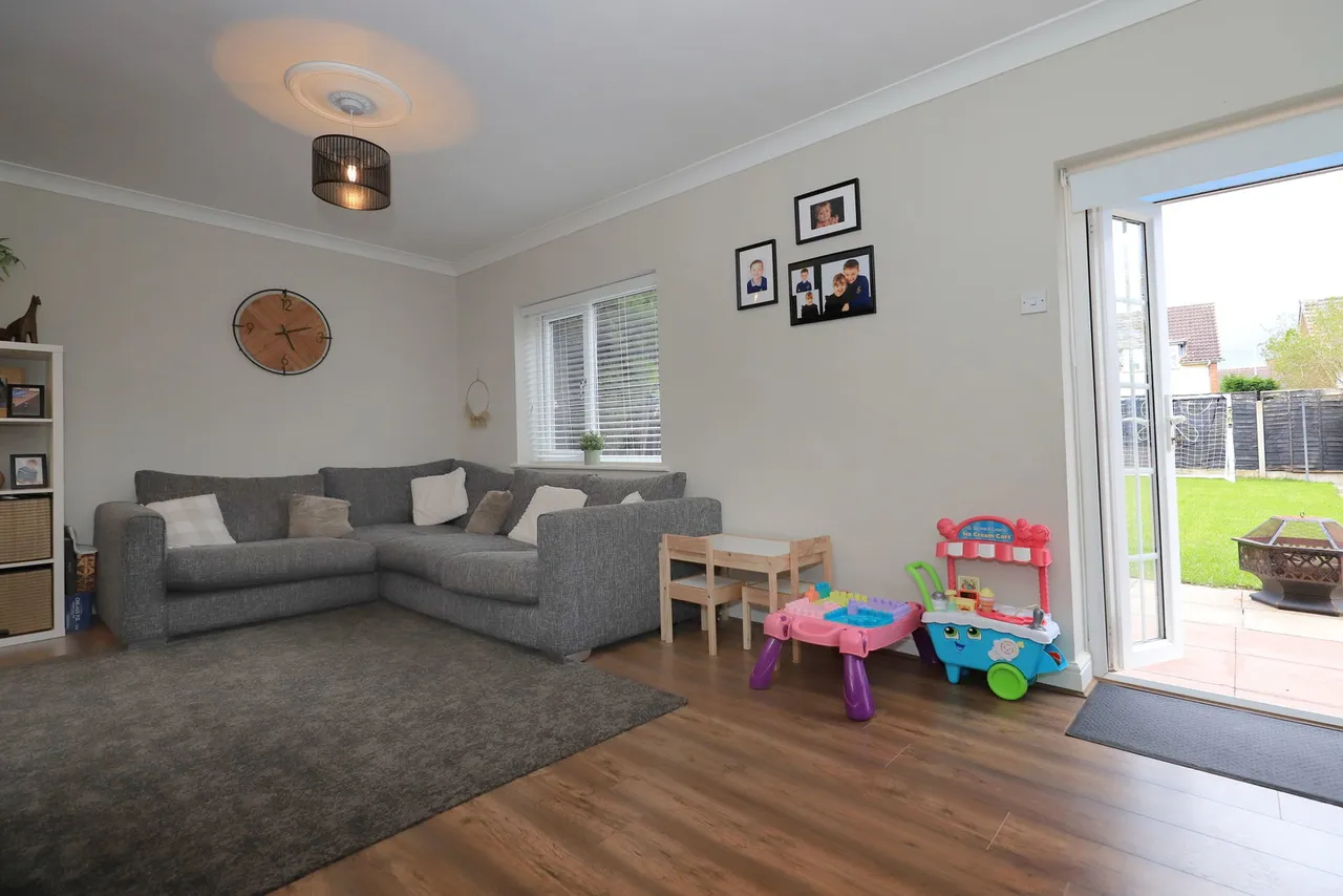 Brownshore Lane, Essington, WV11, photo 6