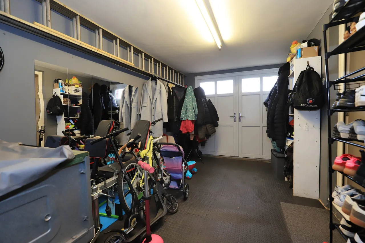Brownshore Lane, Essington, WV11, photo 16