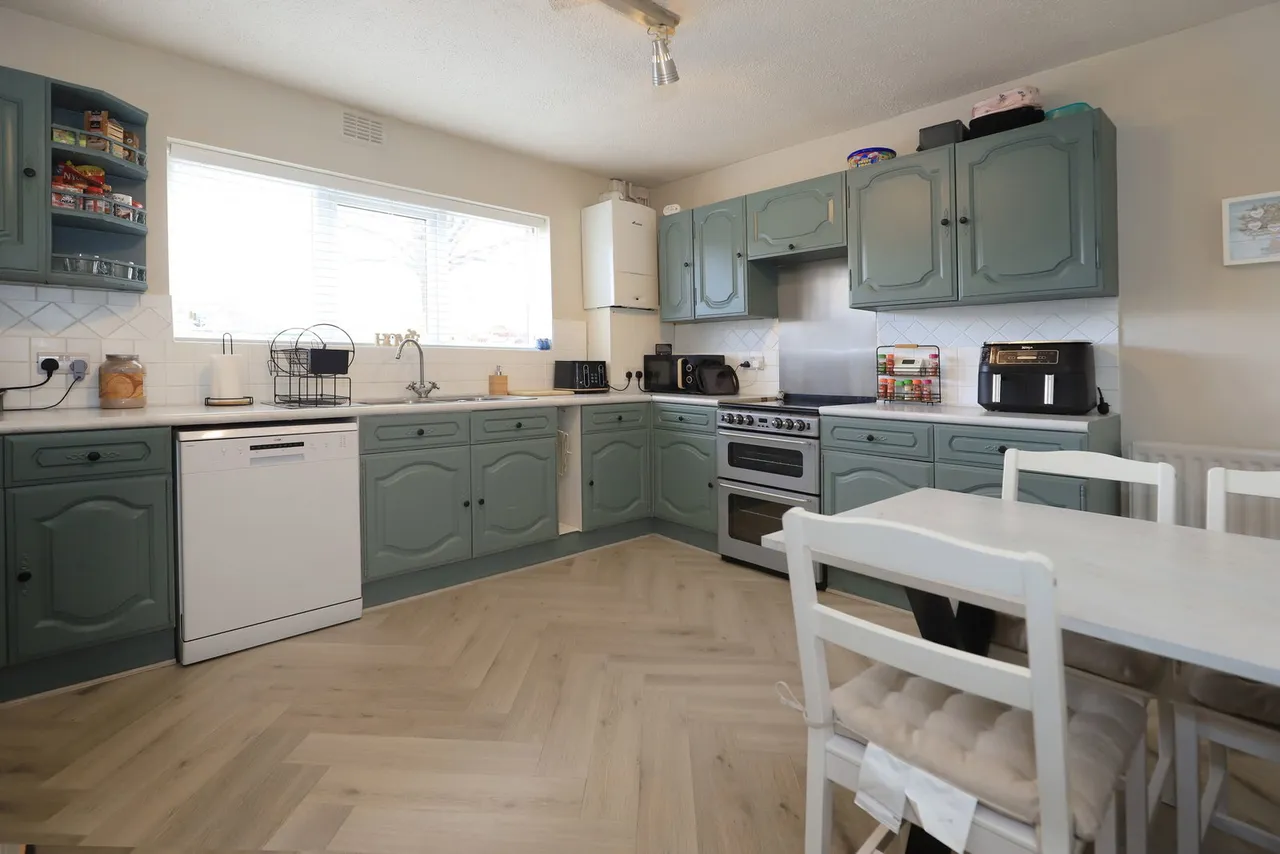 Brownshore Lane, Essington, WV11, photo 2