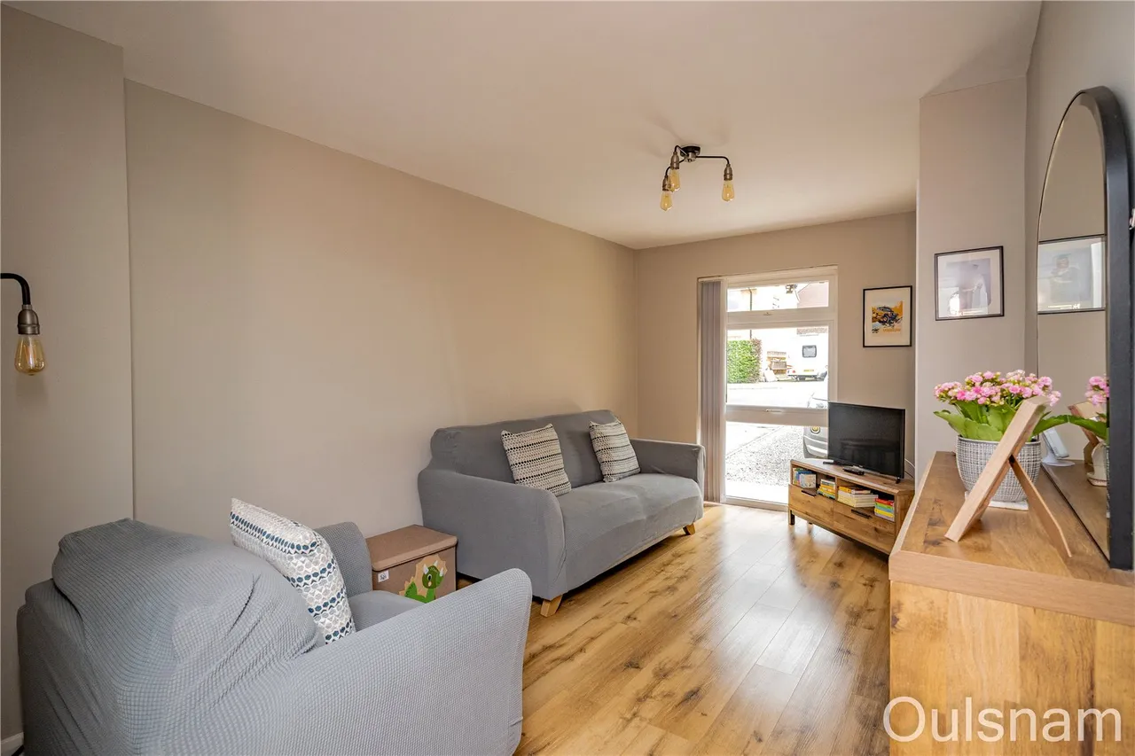 Mayfield Close, Catshill, Bromsgrove, Worcestershire, B61 0NR, photo 2
