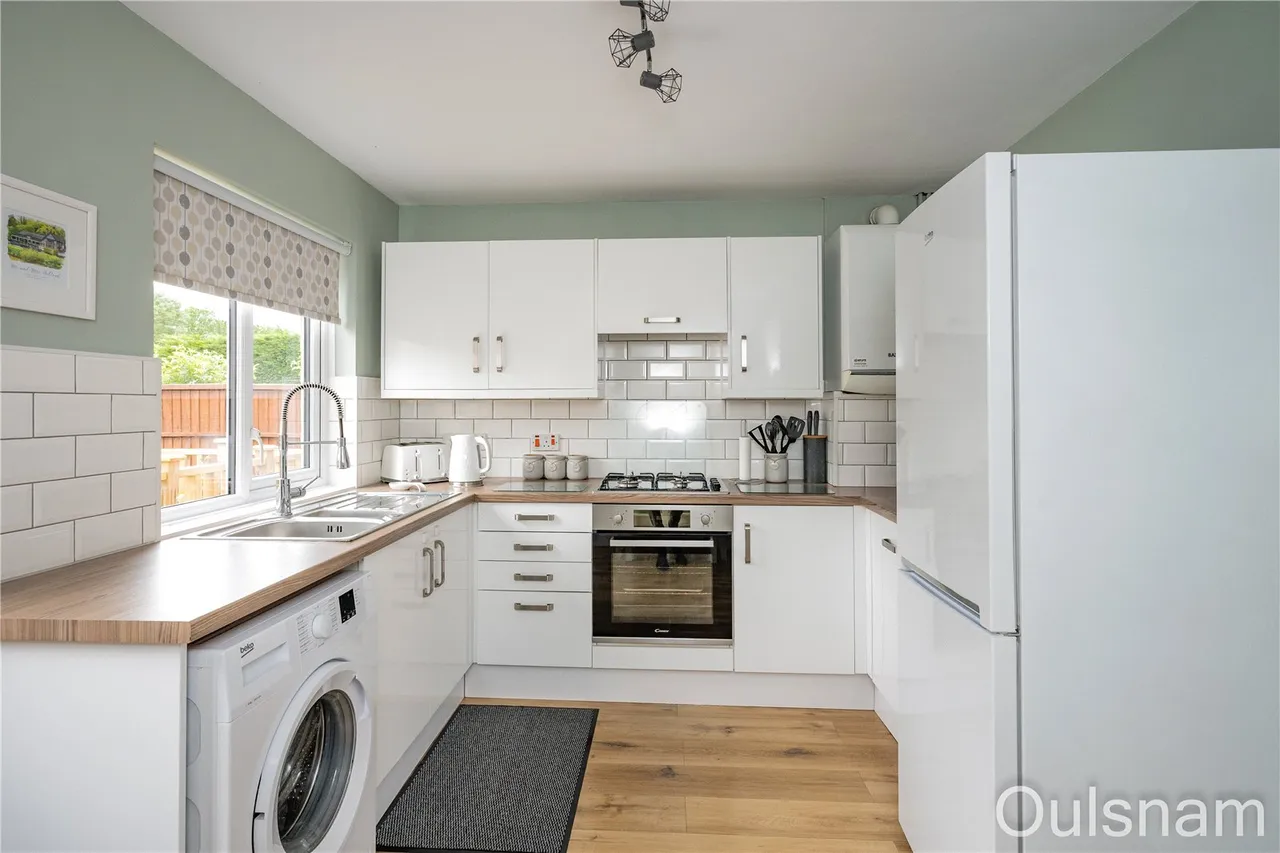 Mayfield Close, Catshill, Bromsgrove, Worcestershire, B61 0NR, photo 3