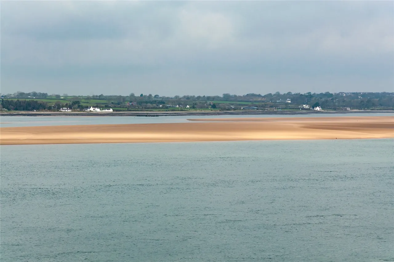 Doc Fictoria, Caernarfon, LL55, photo 4