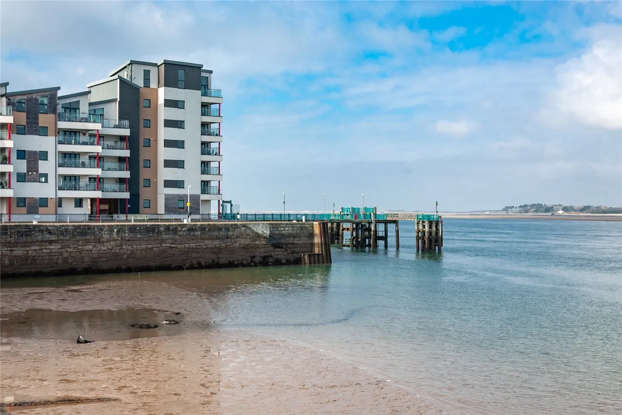 Doc Fictoria, Caernarfon, LL55, photo 28