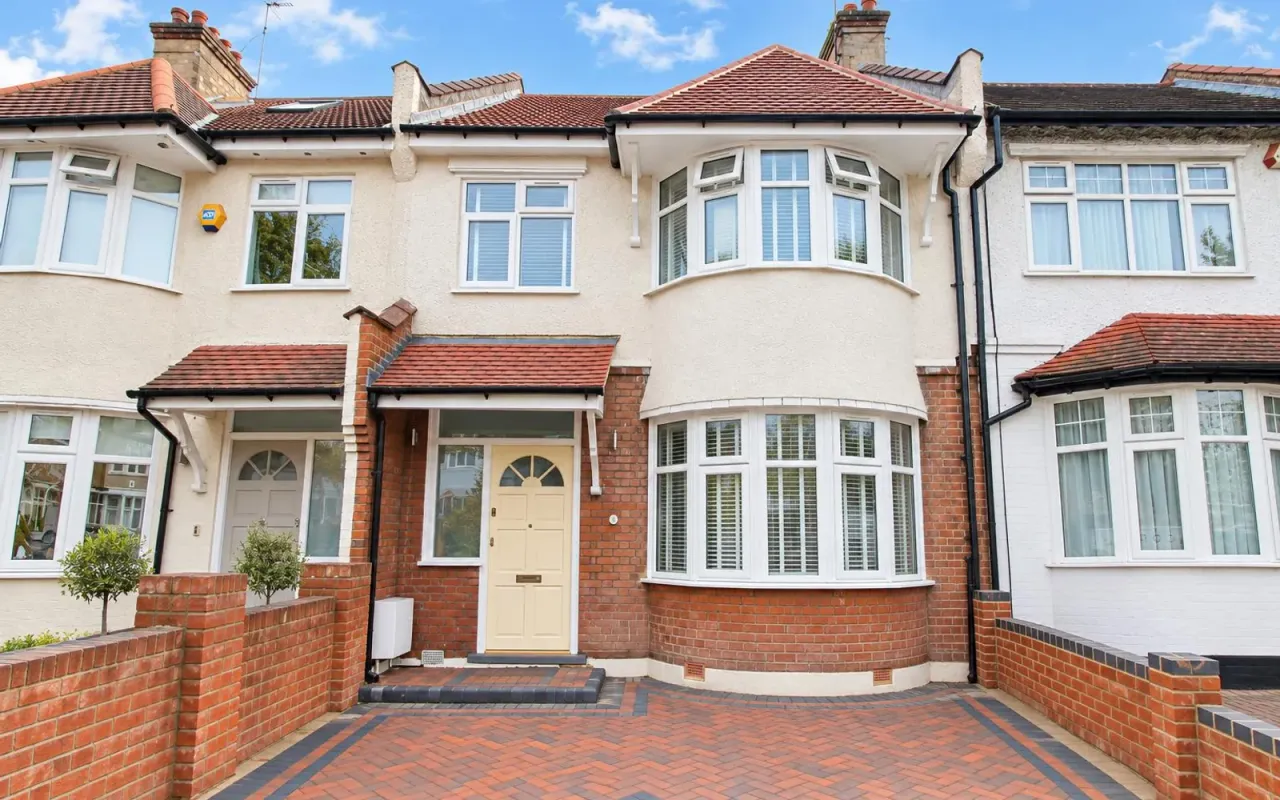 3 bed house to rent — Hazelwood Lane, Palmers Green, N13