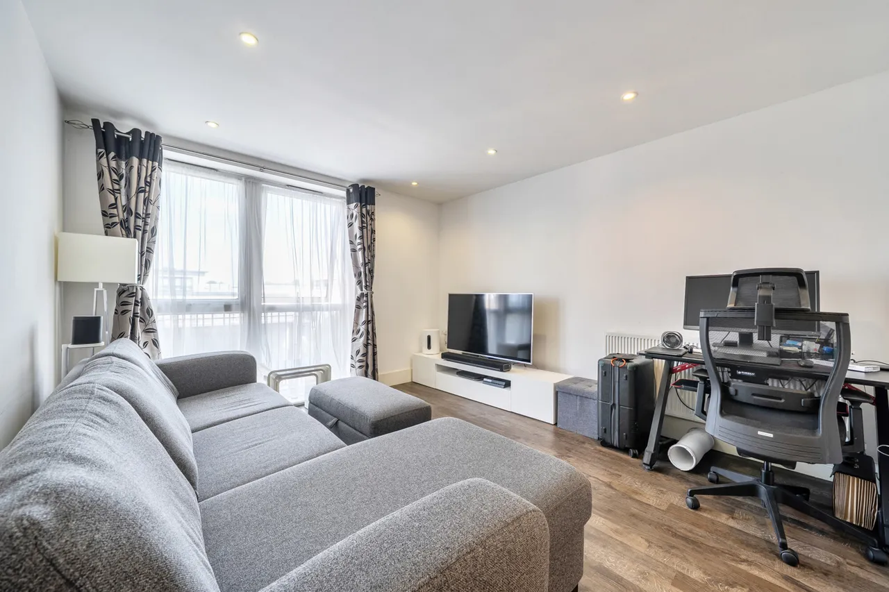 Letchworth Road, Stanmore, HA7, photo 2