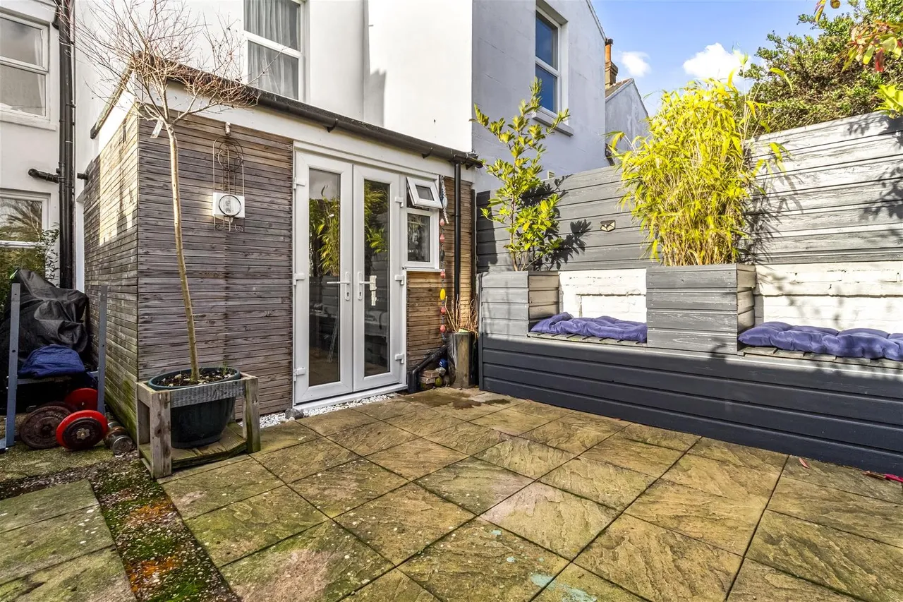 South Farm Road, Worthing, photo 9