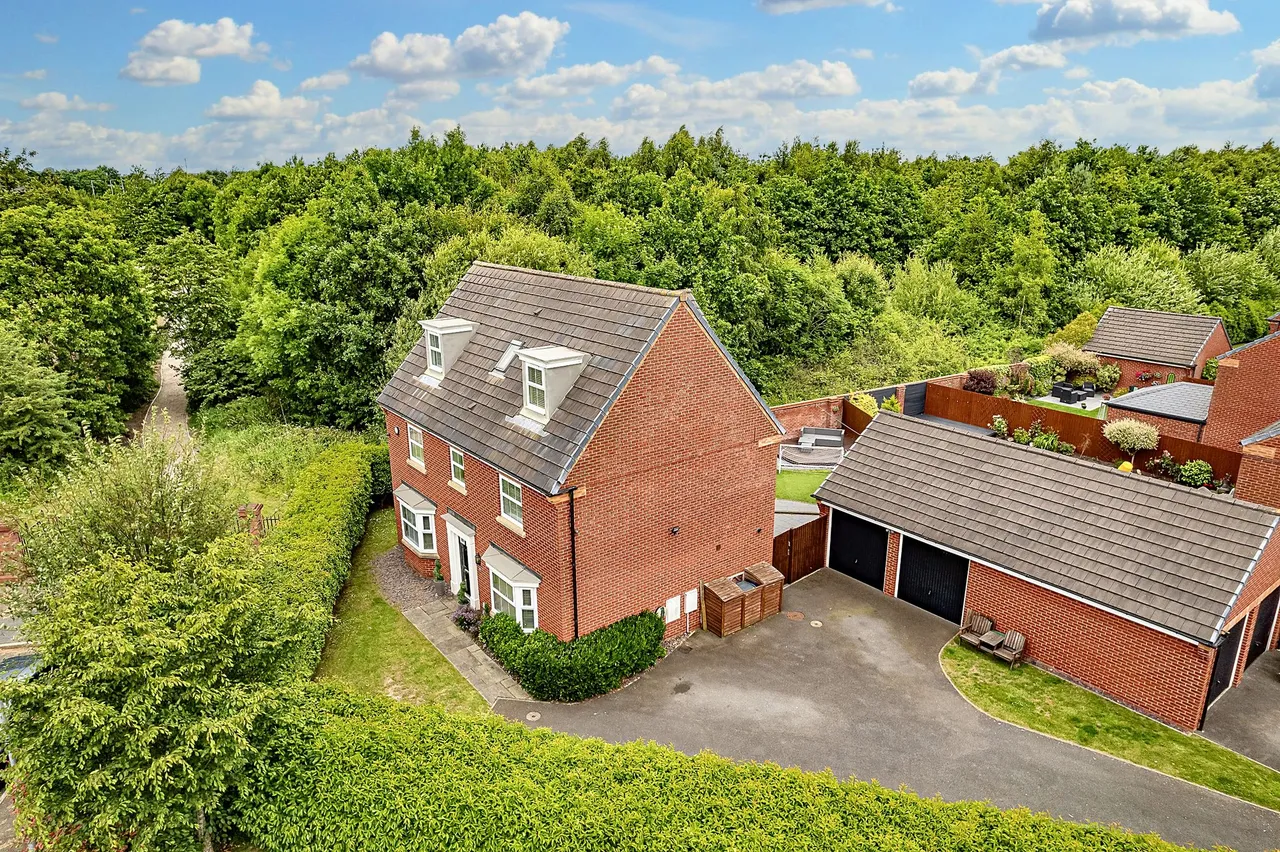 5 bed house for sale — Doughton Green, Widnes, Widnes, WA8 9AX