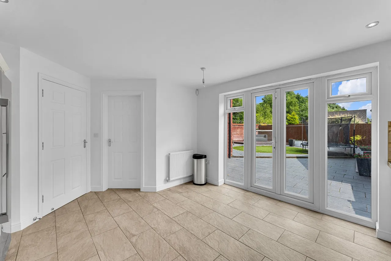 Doughton Green, Widnes, Widnes, WA8 9AX, photo 9