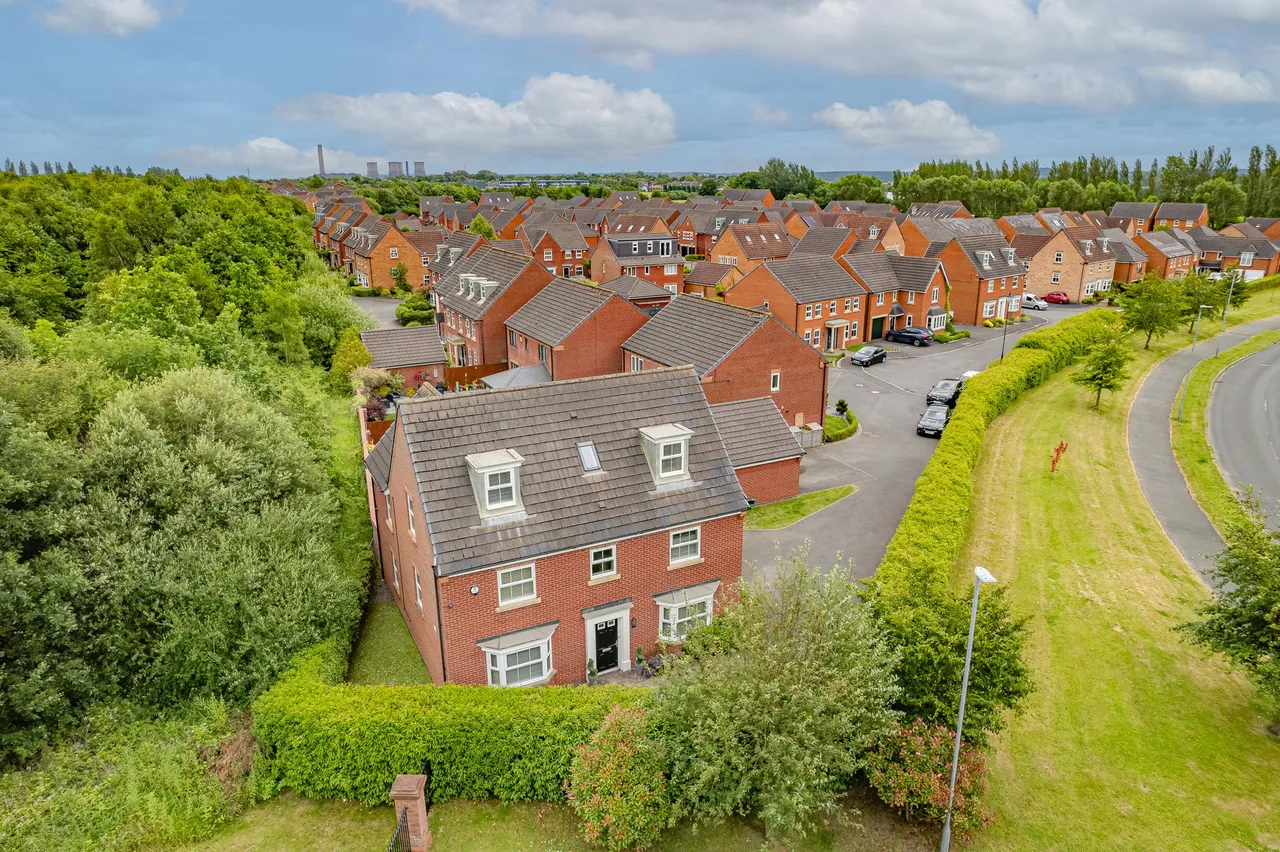 Doughton Green, Widnes, Widnes, WA8 9AX, photo 34