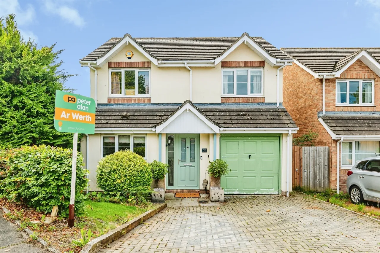 4 bed house for sale, Maes Y Fedwen Bridgend, CF31