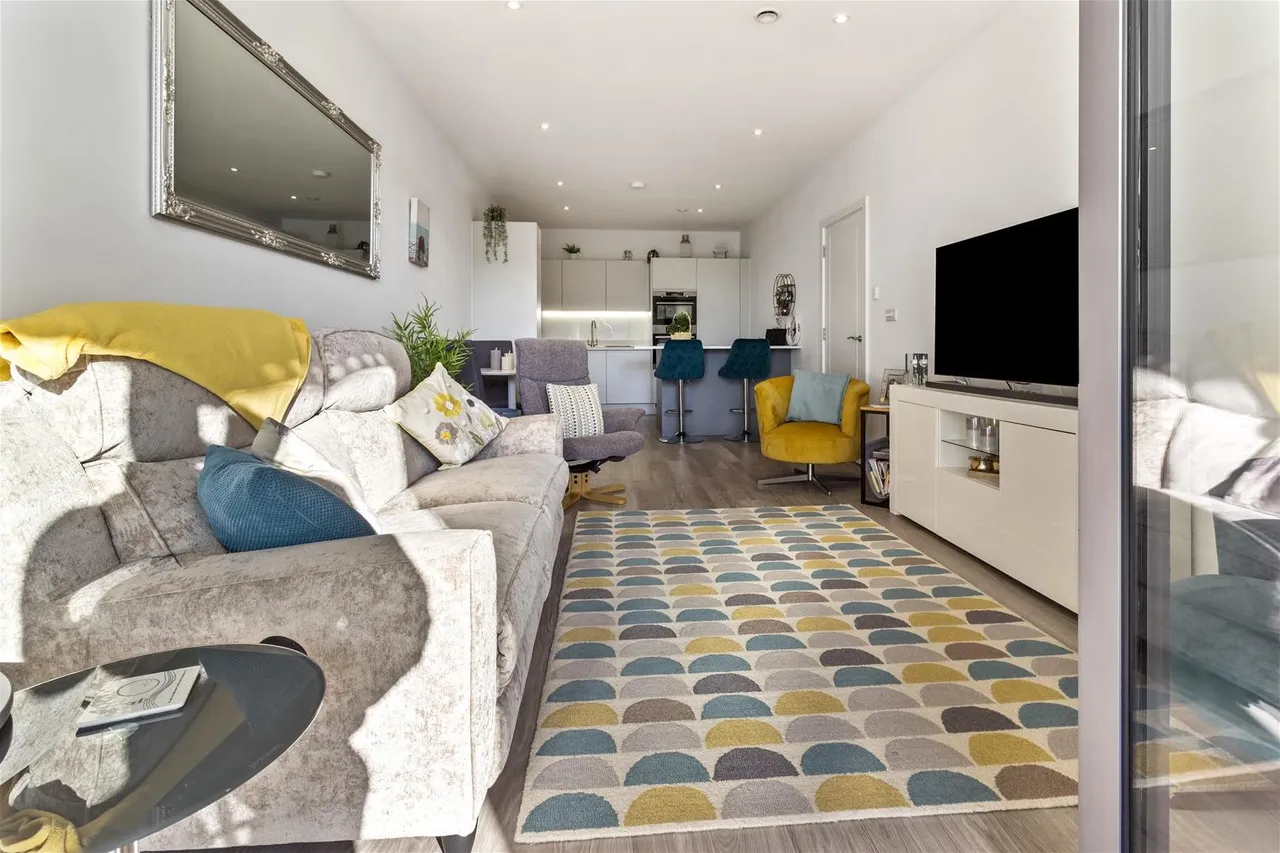 Brighton Road, Worthing, photo 3
