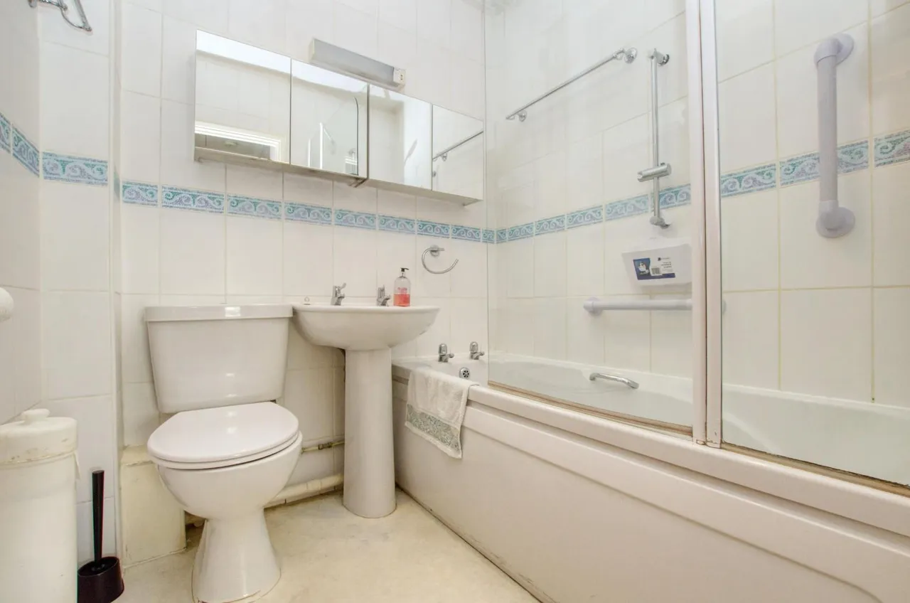 Rosemary Court, Shales Road, Bitterne Village, Southampton, SO18 6TA, photo 7