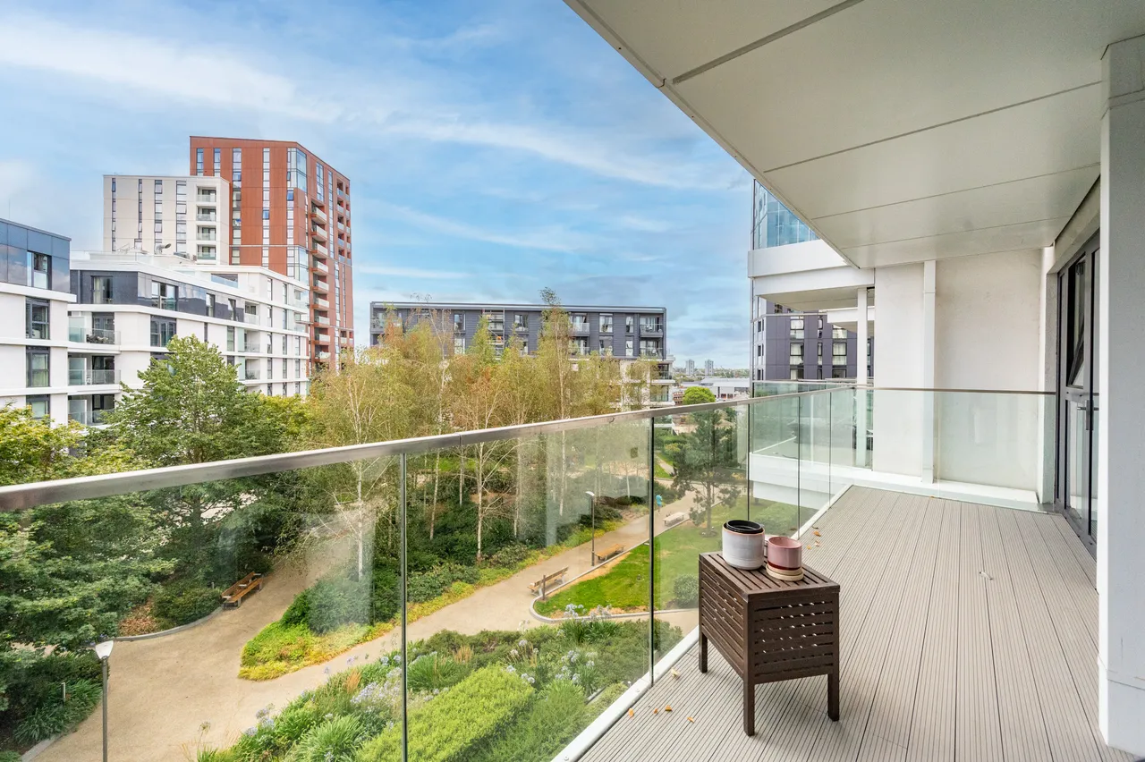 Flat 64, Brent House, Nine Elms Point, 50 Wandsworth Road, London, photo 7