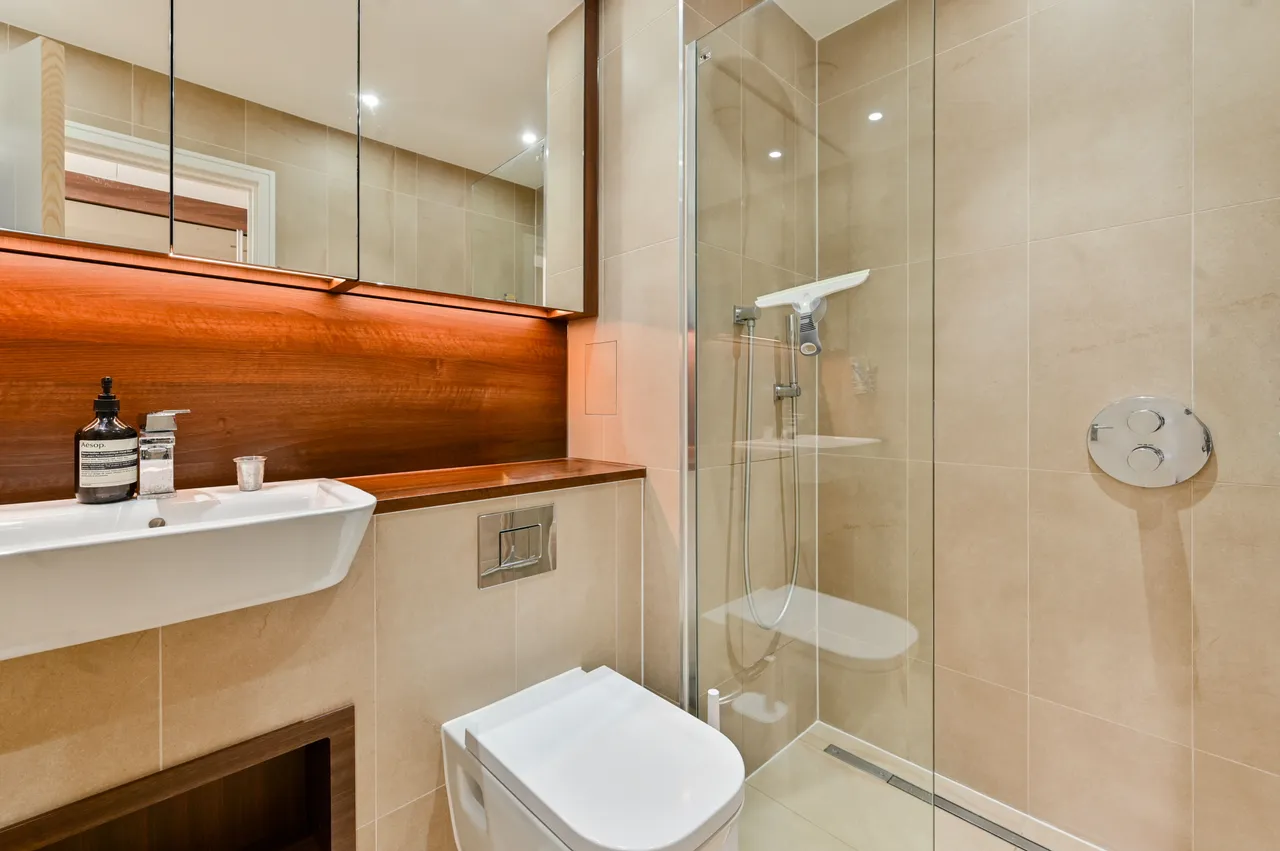 Flat 64, Brent House, Nine Elms Point, 50 Wandsworth Road, London, photo 12