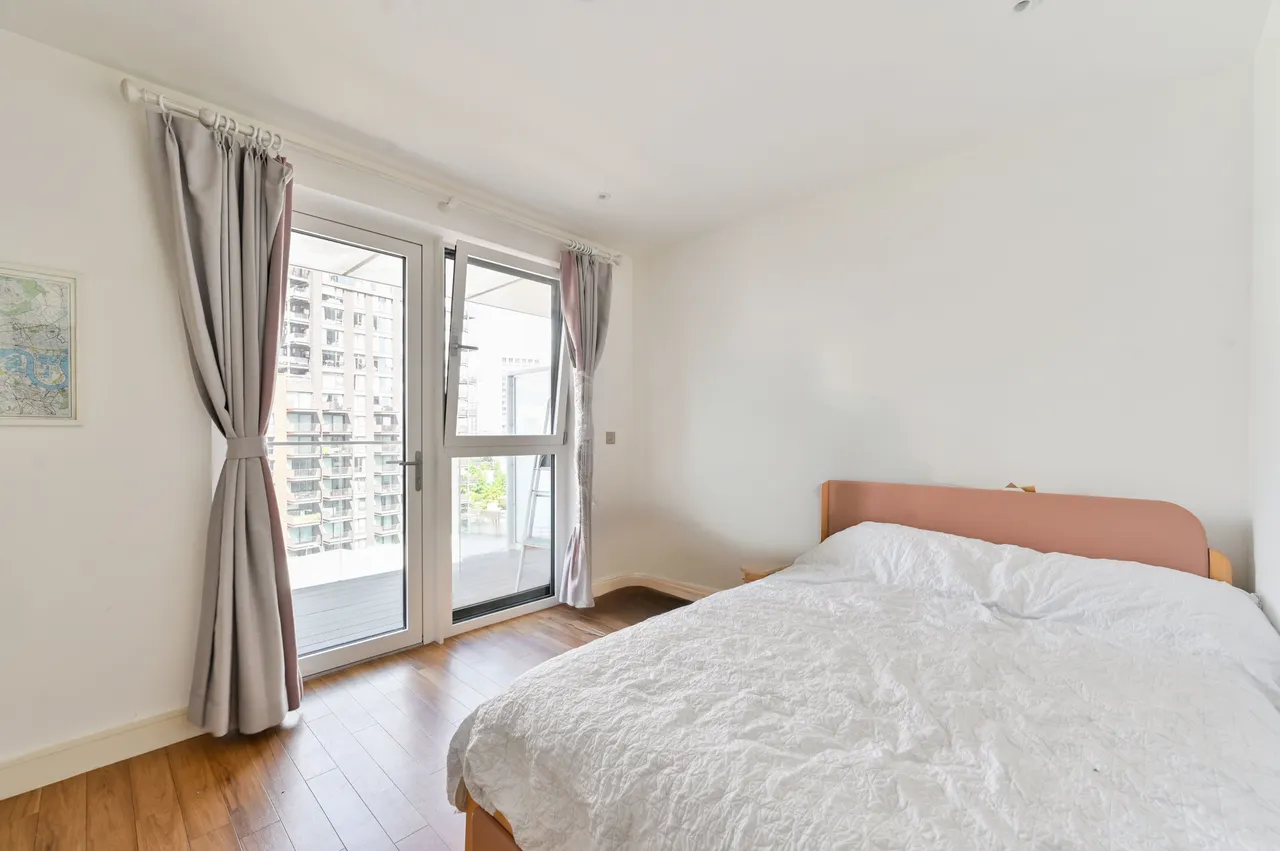 Flat 64, Brent House, Nine Elms Point, 50 Wandsworth Road, London, photo 6