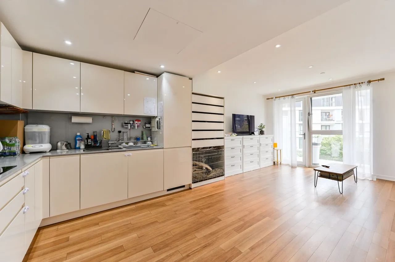 2 bed flat to rent — Flat 64, Brent House, Nine Elms Point, 50 Wandsworth Road, London