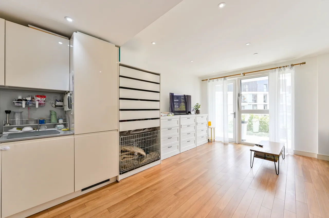 Flat 64, Brent House, Nine Elms Point, 50 Wandsworth Road, London, photo 3