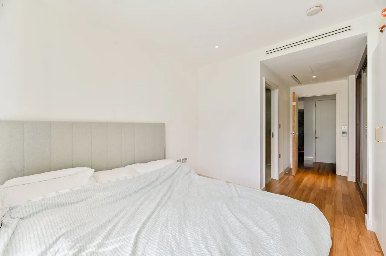 Flat 64, Brent House, Nine Elms Point, 50 Wandsworth Road, London, photo 5