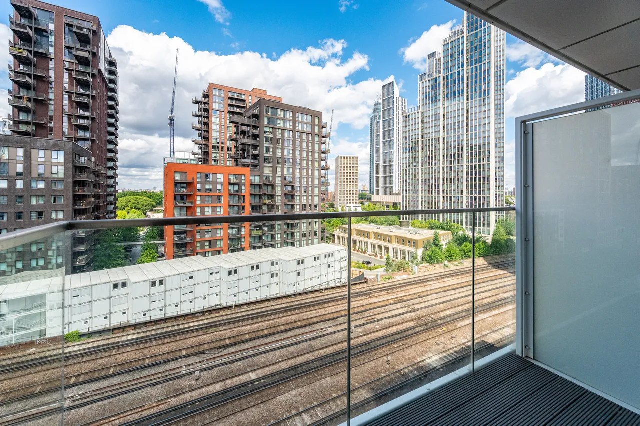 Flat 64, Brent House, Nine Elms Point, 50 Wandsworth Road, London, photo 9