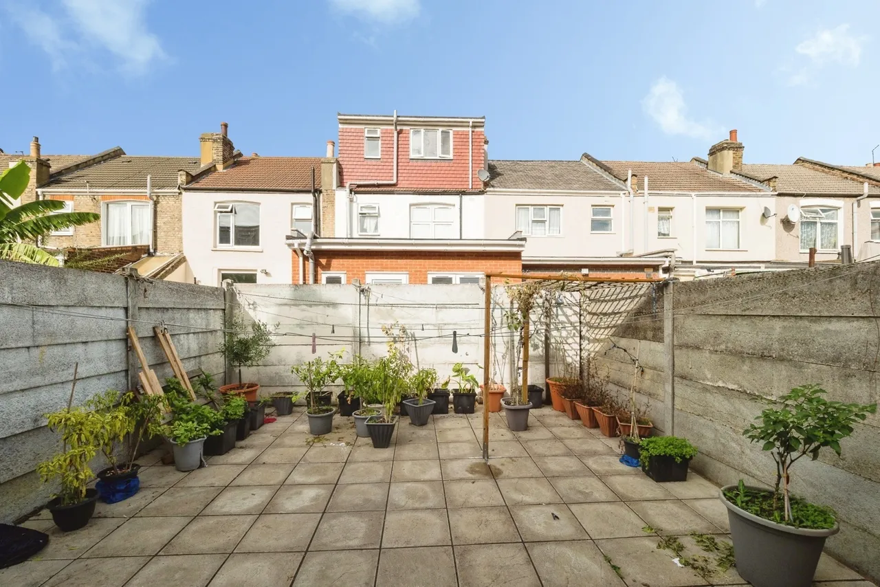 Grosvenor Road, London, E7, photo 9