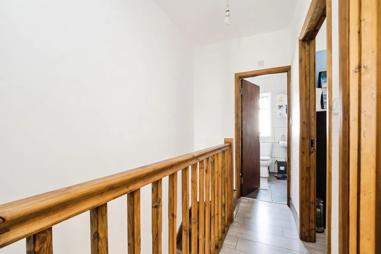 Grosvenor Road, London, E7, photo 10
