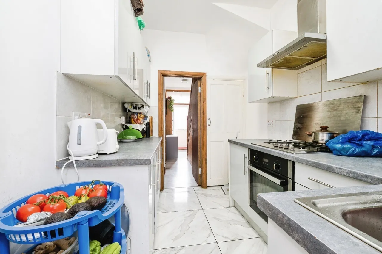 Grosvenor Road, London, E7, photo 6