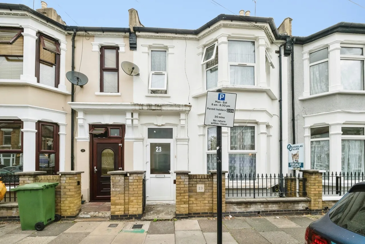Grosvenor Road, London, E7, photo 19