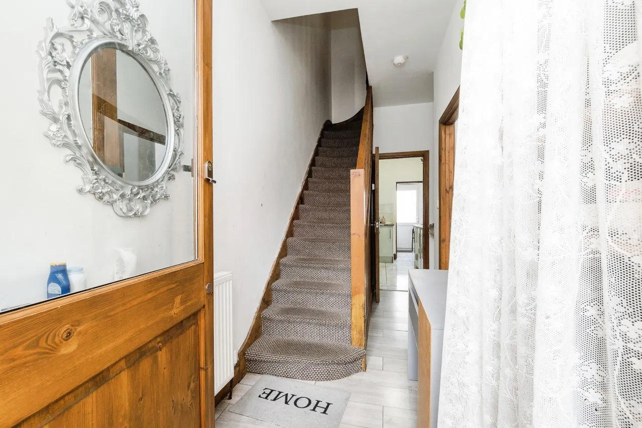 Grosvenor Road, London, E7, photo 5