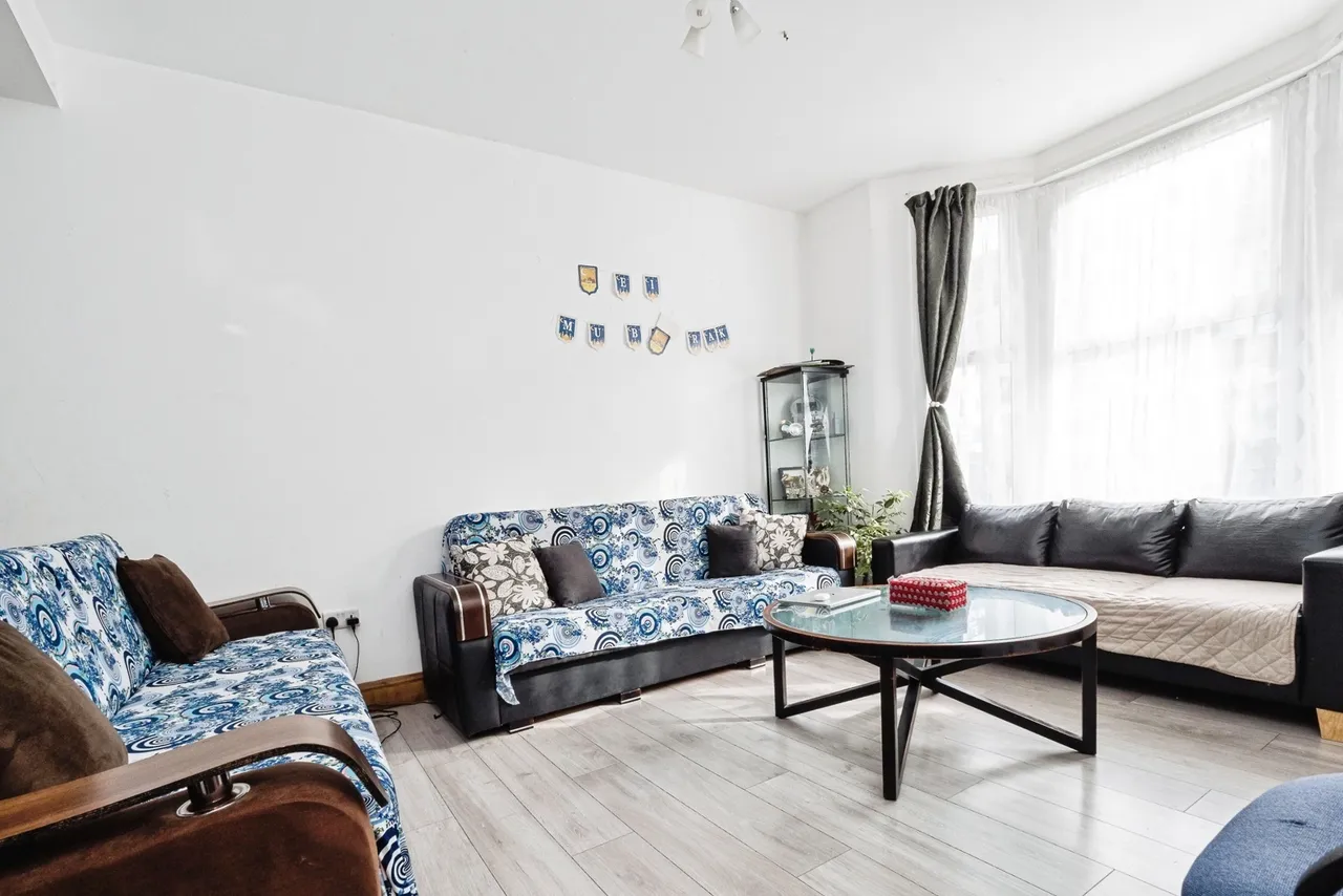 Grosvenor Road, London, E7, photo 4