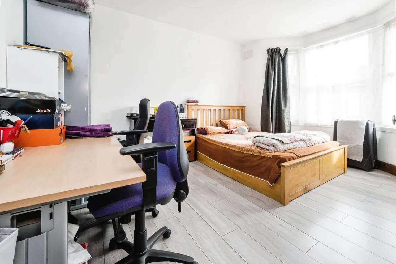 Grosvenor Road, London, E7, photo 11