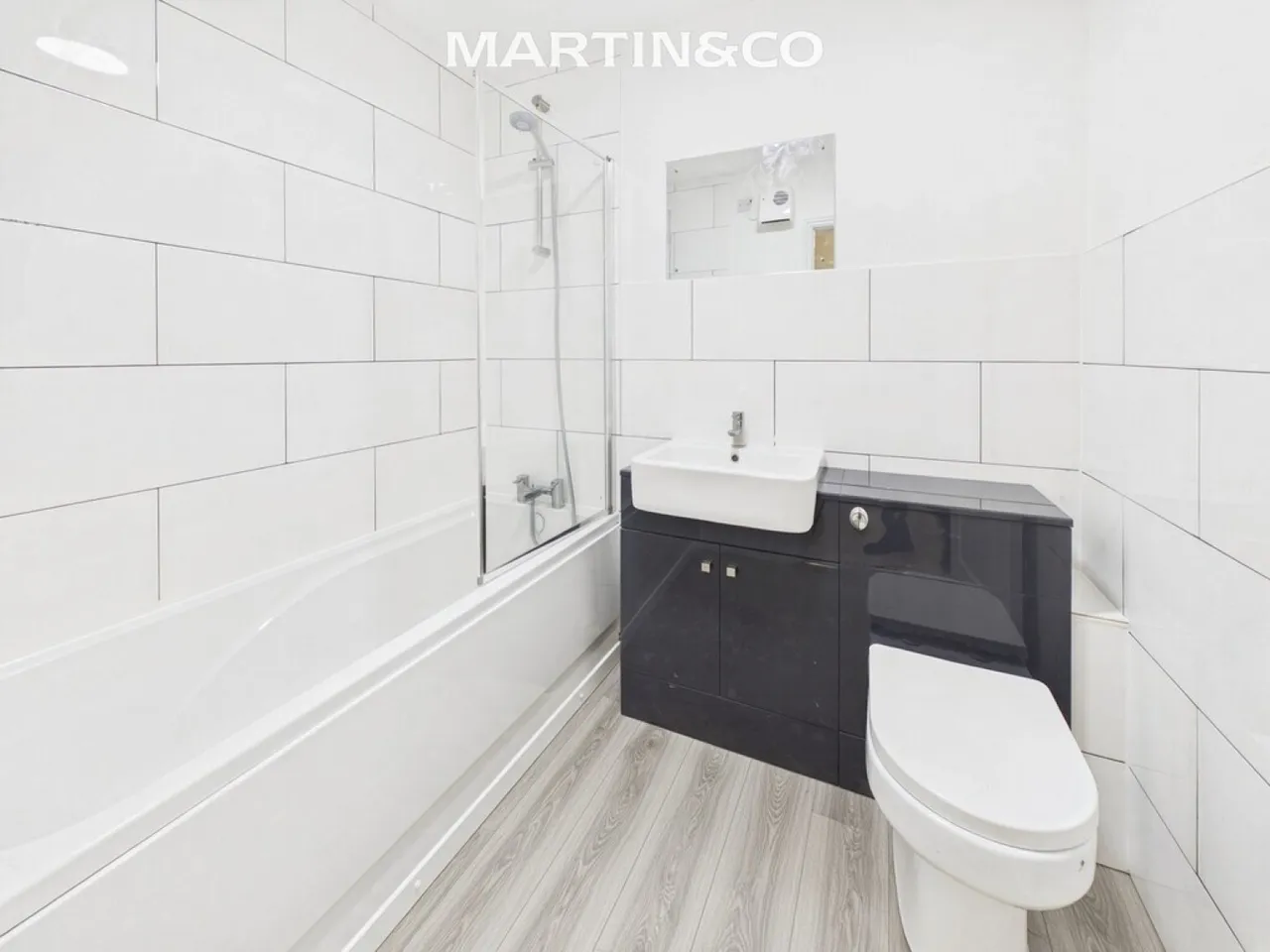 Blenheim Court, Staines-upon-Thames, TW18, photo 5