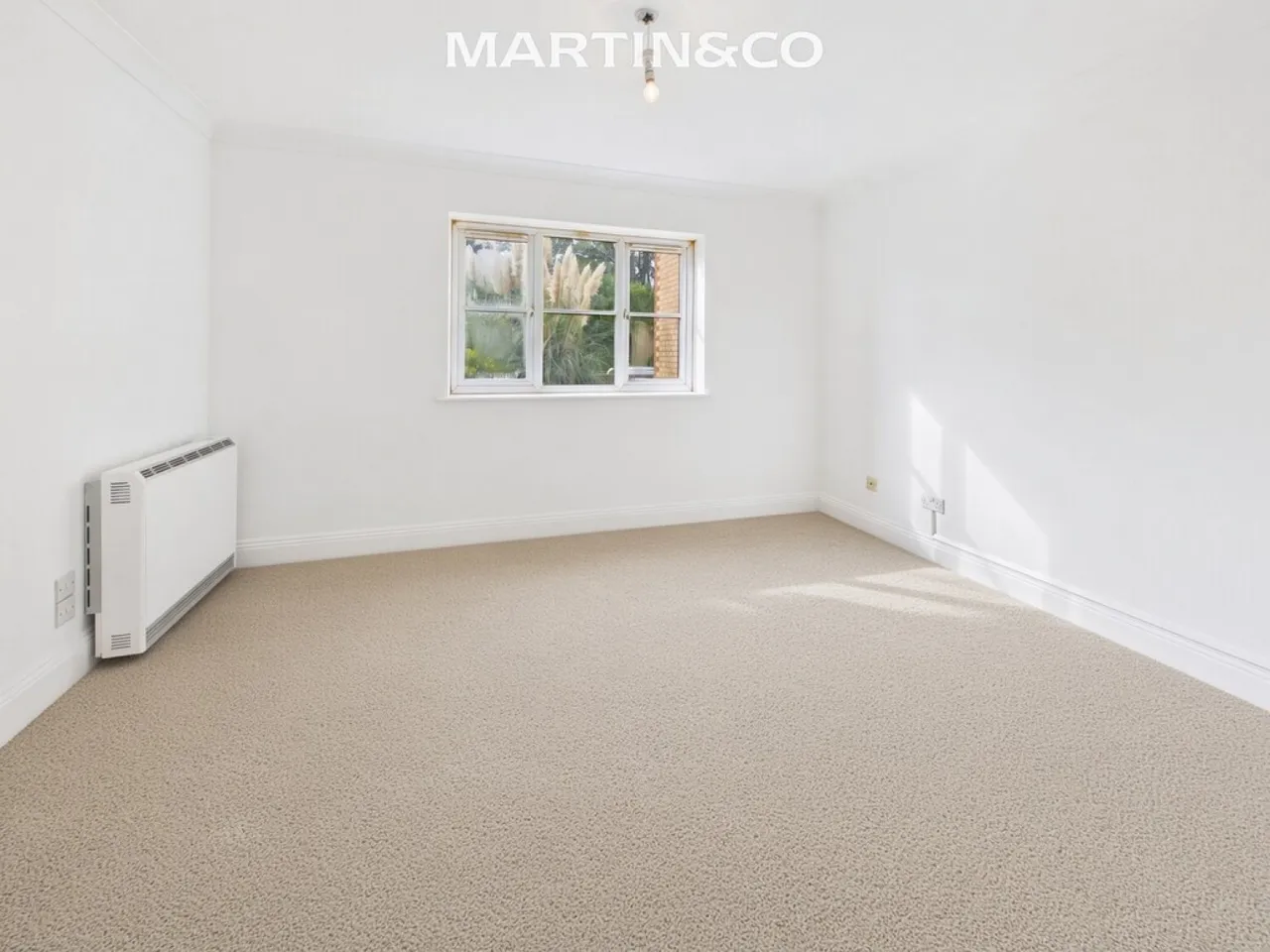 Blenheim Court, Staines-upon-Thames, TW18, photo 2