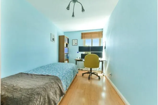 2 Highfield Close, London, photo 6