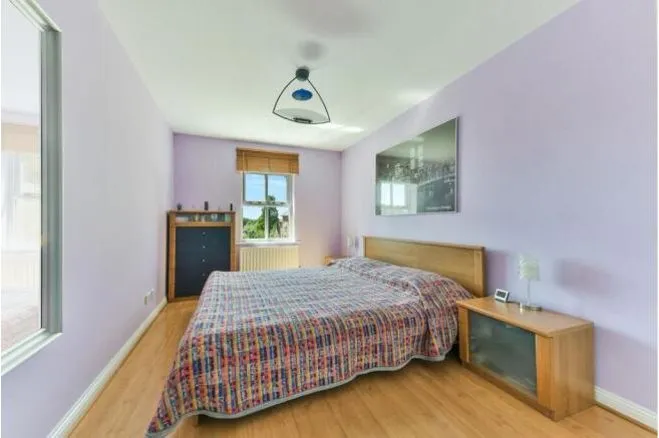 2 Highfield Close, London, photo 5
