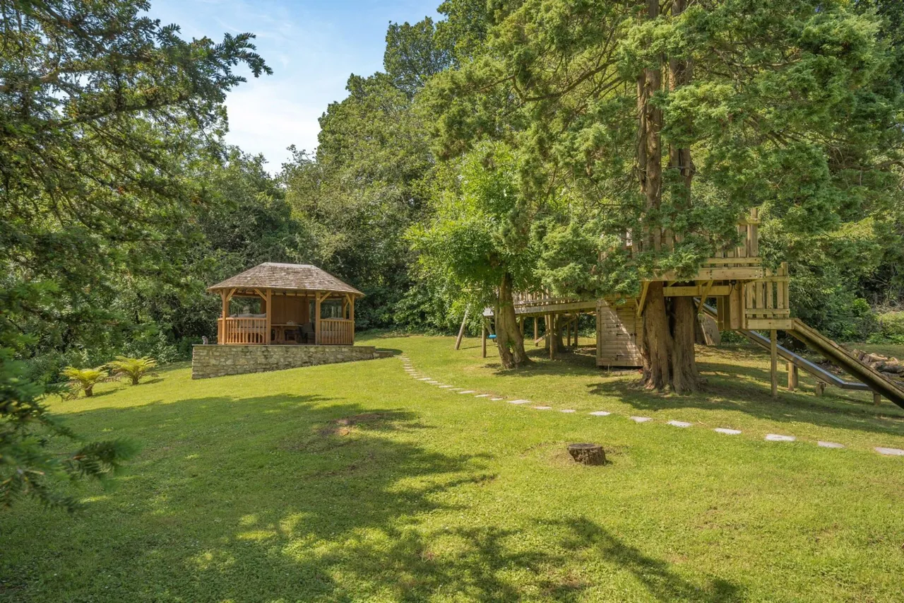 Pen-Y-Fai, Bridgend, CF31, photo 33