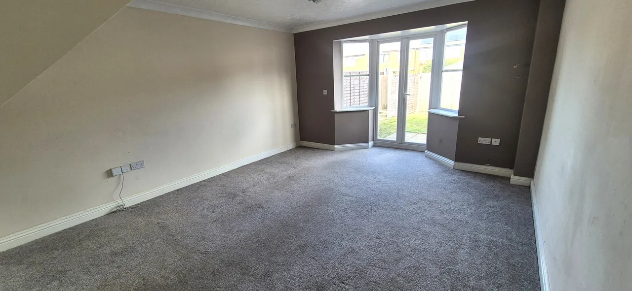 Juniper Crescent, PE12, photo 2