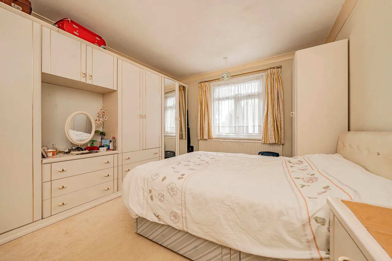 Wood Lane, Isleworth, photo 8