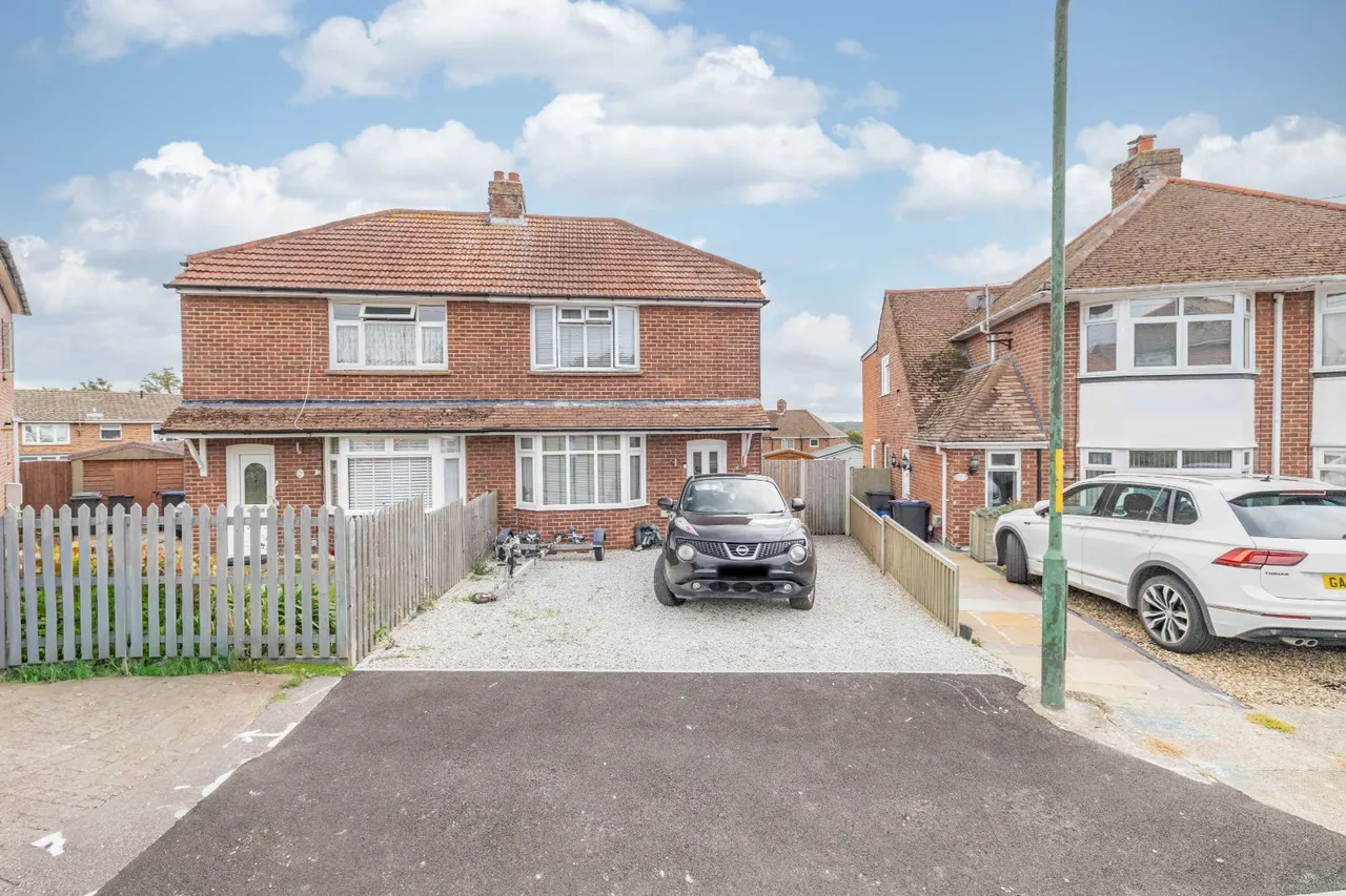 3 bed house for sale, Deansway Avenue, Sturry, CT2