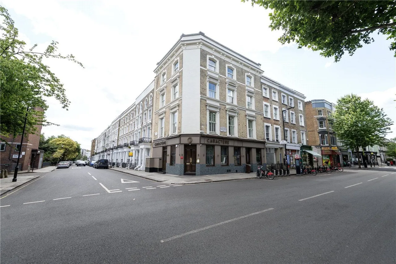 1 bed flat to rent, Ledbury Road, London, W11