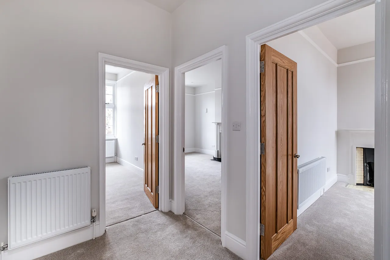 Upper Richmond Road, London, SW15, photo 6