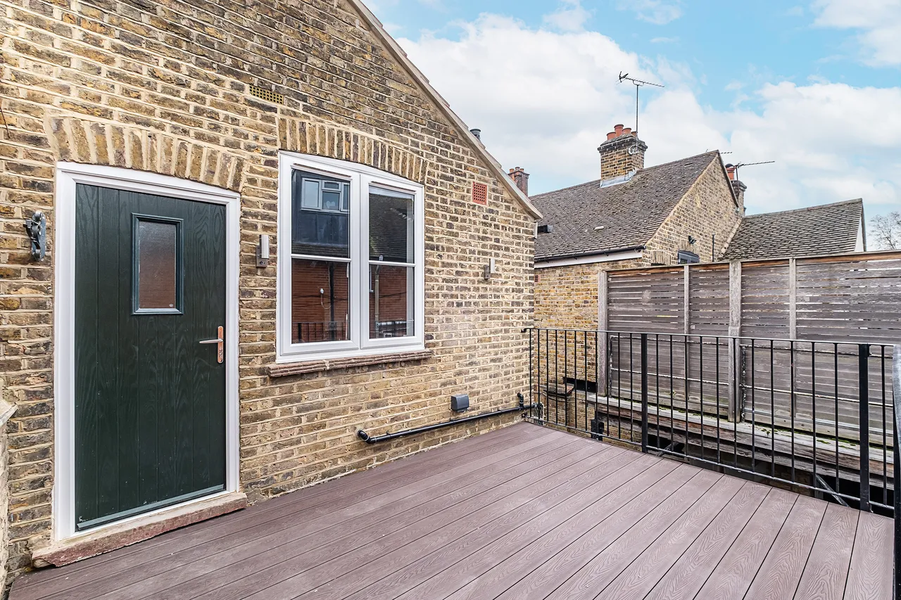 Upper Richmond Road, London, SW15, photo 2