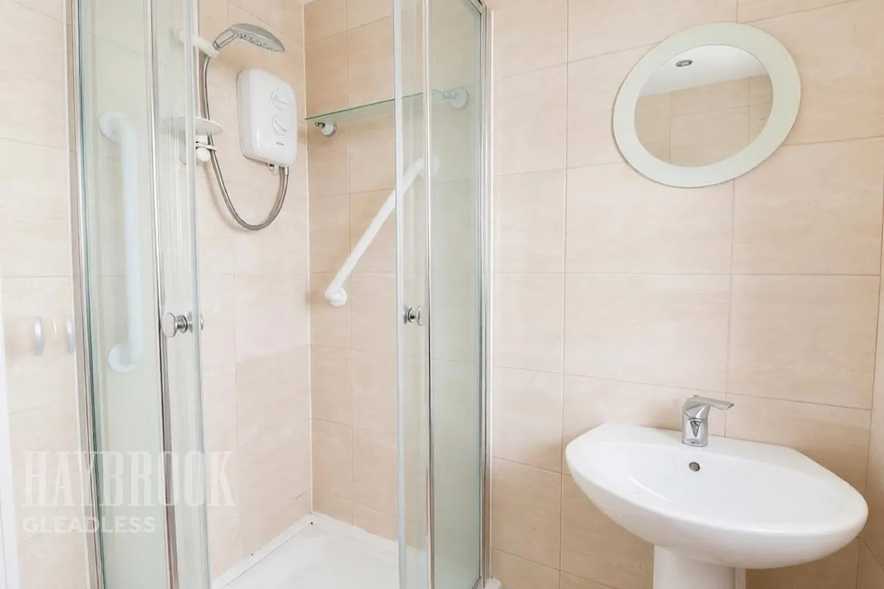 Briarfield Crescent, Charnock, photo 9