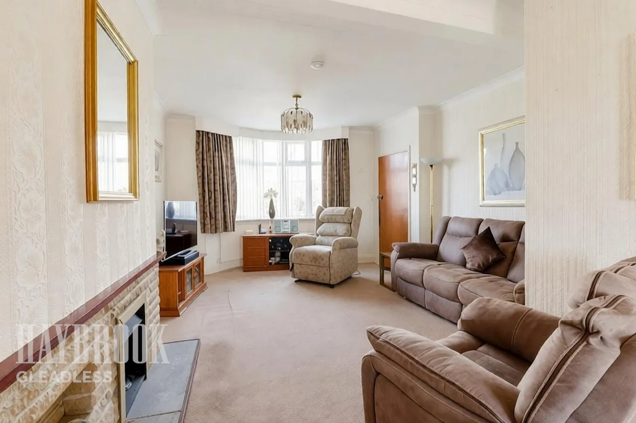 Briarfield Crescent, Charnock, photo 4