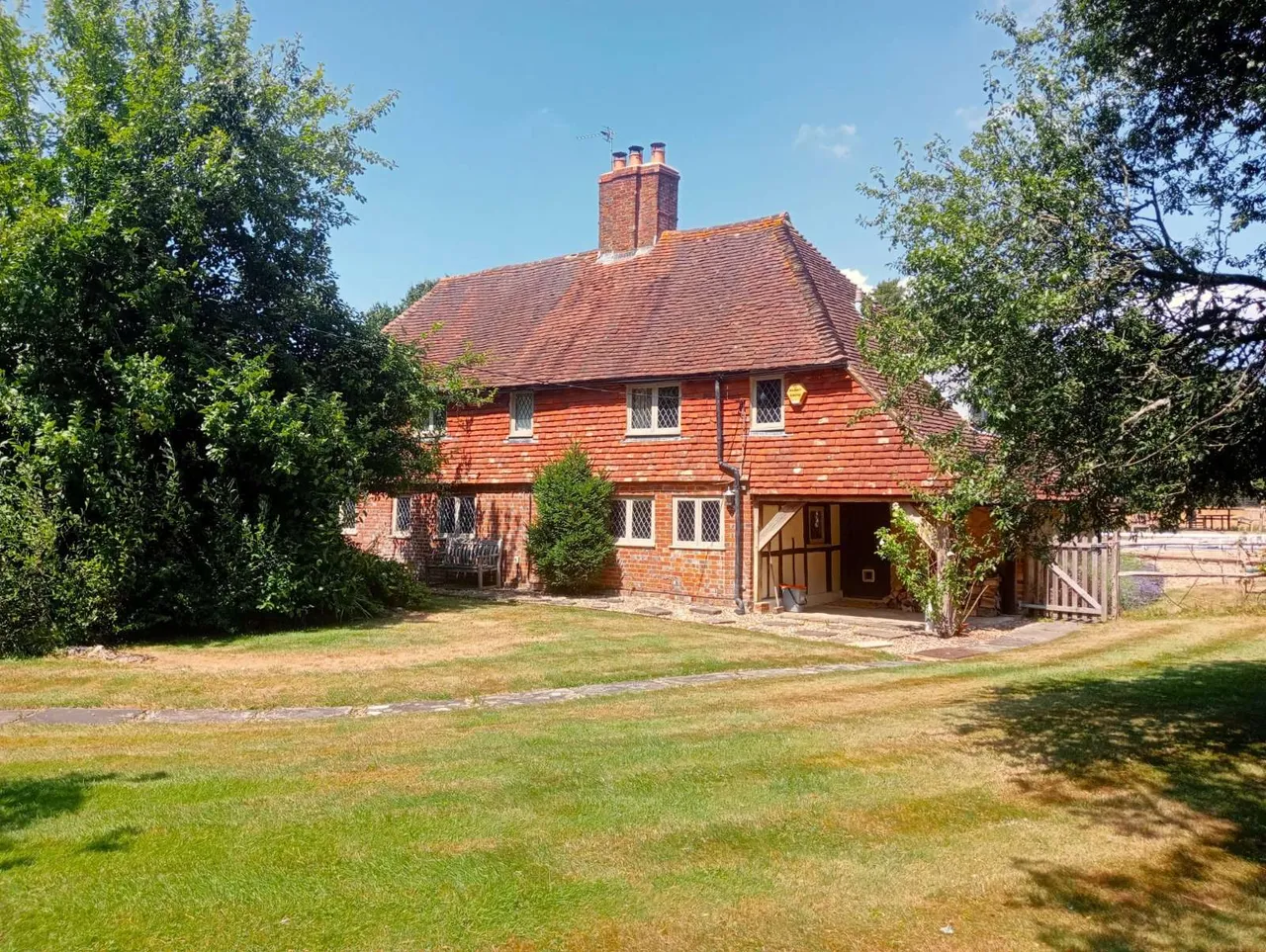 3 bed house for sale, Strood Green, Wisborough Green, RH14