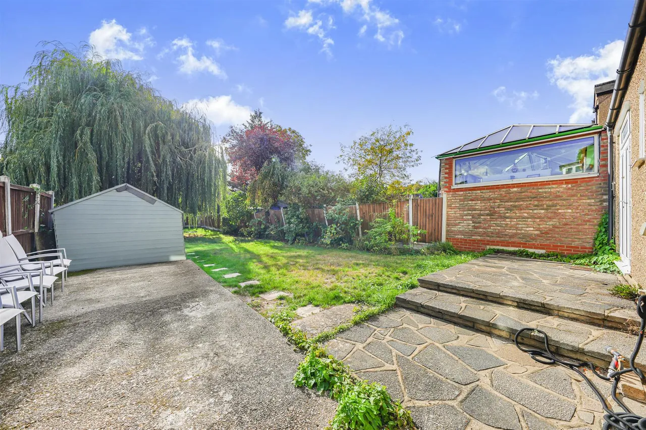 Connaught Avenue, North Chingford, E4, photo 13