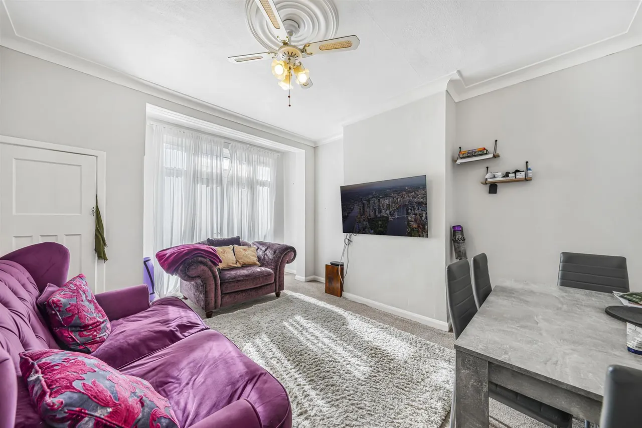 Connaught Avenue, North Chingford, E4, photo 11